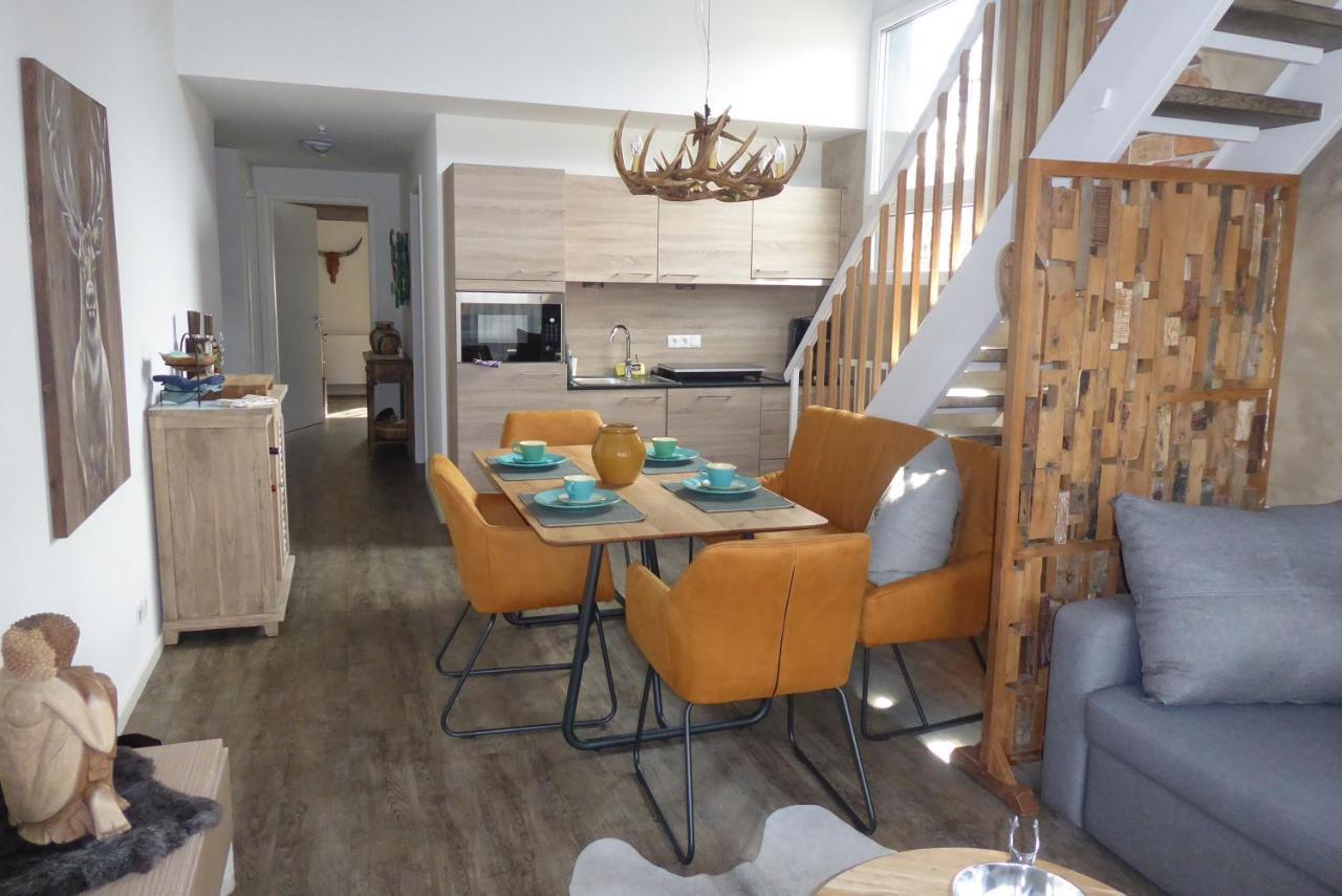 Vip Deluxe 107Qm Auf Zwei Etagen 1 Dopplezimmer Eg 1 Doppelzimmer Auf Der Galerie Sowie 2 Badezimmer Und Komplette Kueche Mit Mikrowelle Und Backofen Ideal Fuer 1 Bis 6 Gaeste Direkter Blick Auf Garten Und Bergblick Alles Nur Nicht 0815 Apartment Schliersee Bagian luar foto